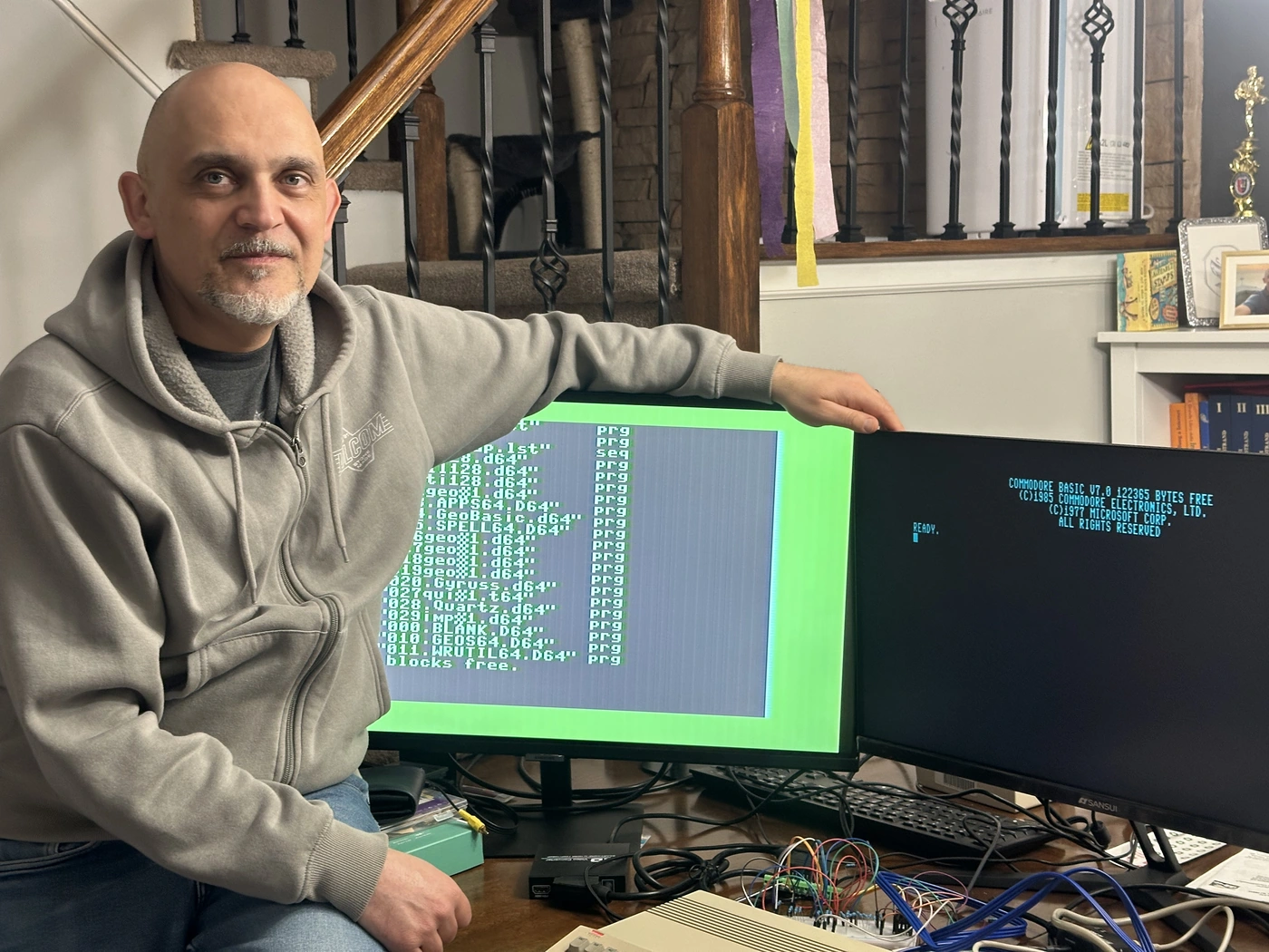 Commodore 128 in 2026, two monitor connected at once
